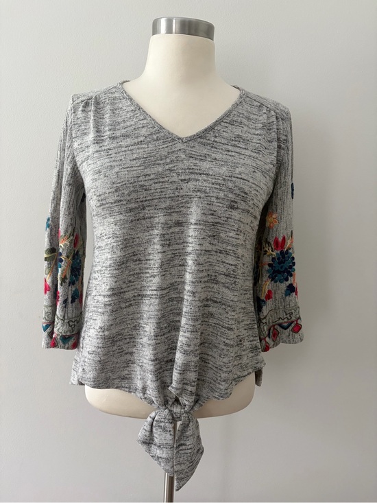fig and flower Tops - fig and flower Gray Knit V-Neck Tie-Front Top with Colorful Embroidered Sleeves